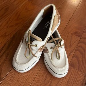 Sperry ladies shoe